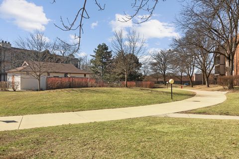 Tiny photo for 3030 Pheasant Creek Drive #405, Northbrook, IL 60062 (MLS # 12576819)