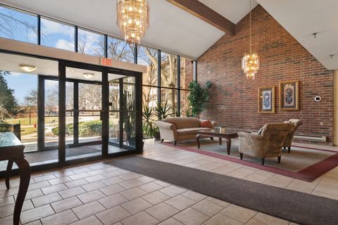 Tiny photo for 3030 Pheasant Creek Drive #405, Northbrook, IL 60062 (MLS # 12576819)