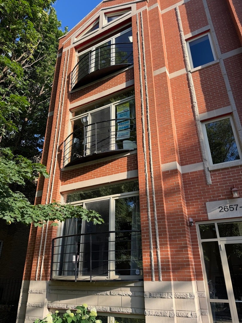 2657 W Thomas Street 2E