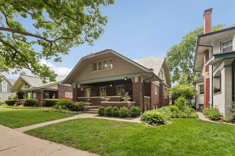 Photo of 639 S Elmwood Avenue, Oak Park, IL 60304 (MLS # 12620171)