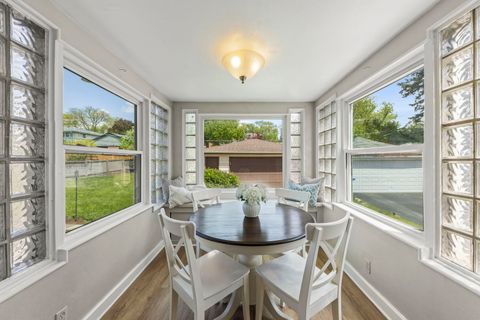 Tiny photo for 919 N President Street, Wheaton, IL 60187 (MLS # 12612138)