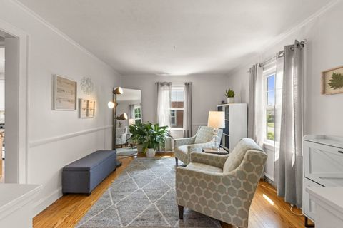 Tiny photo for 919 N President Street, Wheaton, IL 60187 (MLS # 12612138)