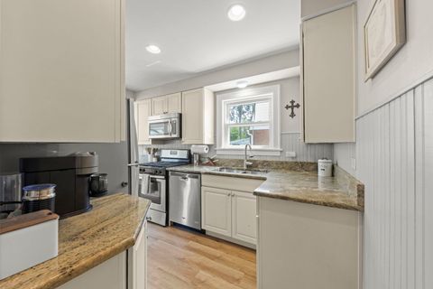 Tiny photo for 919 N President Street, Wheaton, IL 60187 (MLS # 12612138)
