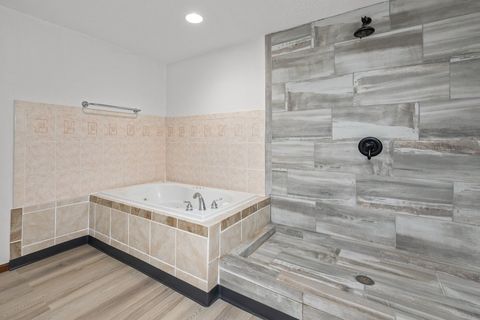 Tiny photo for 1338 W 61st Street, Davenport, IA 52806 (MLS # 12598673)