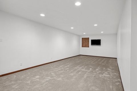 Tiny photo for 1338 W 61st Street, Davenport, IA 52806 (MLS # 12598673)