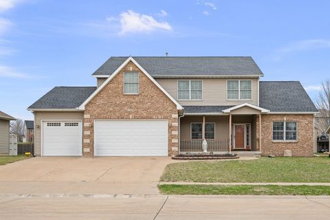 Photo of 1338 W 61st Street, Davenport, IA 52806 (MLS # 12598673)