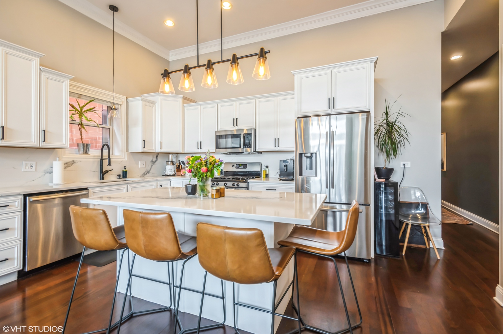 2250 W Belmont Avenue 4W