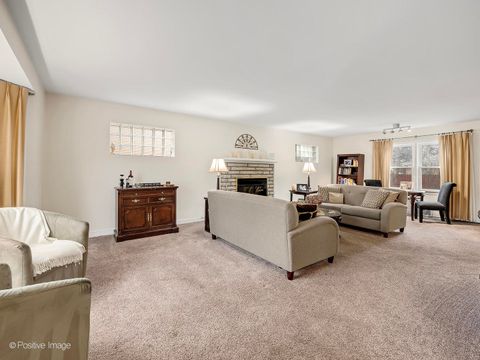 Tiny photo for 821 N Catherine Avenue, La Grange Park, IL 60526 (MLS # 12581772)