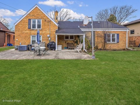 Tiny photo for 821 N Catherine Avenue, La Grange Park, IL 60526 (MLS # 12581772)