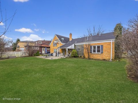 Tiny photo for 821 N Catherine Avenue, La Grange Park, IL 60526 (MLS # 12581772)