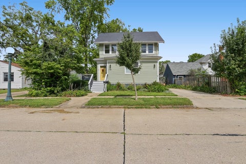 Tiny photo for 1104 W Washington Street, Champaign, IL 61821 (MLS # 12758631)