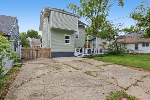 Tiny photo for 1104 W Washington Street, Champaign, IL 61821 (MLS # 12758631)
