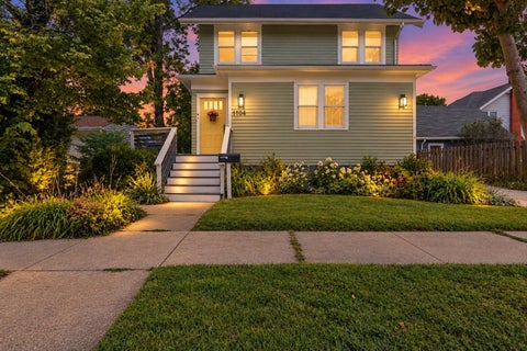 Photo of 1104 W Washington Street, Champaign, IL 61821 (MLS # 12758631)