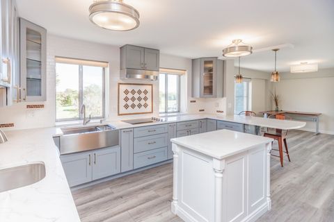 Tiny photo for 7033 N Kedzie Avenue #401, Chicago, IL 60645 (MLS # 12503535)