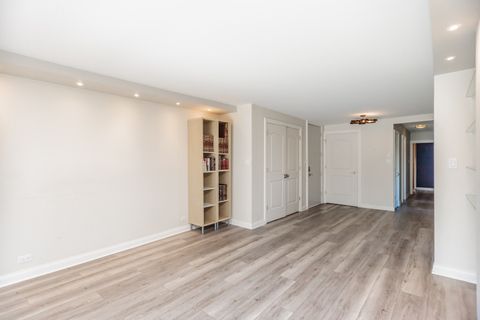 Tiny photo for 7033 N Kedzie Avenue #401, Chicago, IL 60645 (MLS # 12503535)