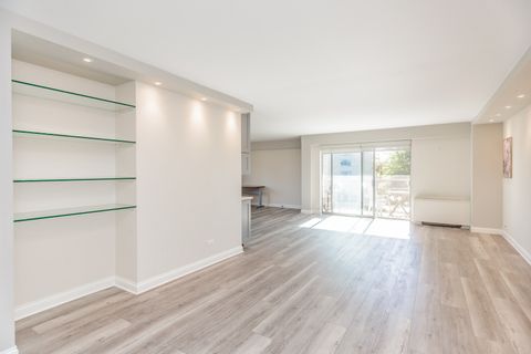 Tiny photo for 7033 N Kedzie Avenue #401, Chicago, IL 60645 (MLS # 12503535)