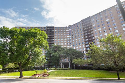 Photo of 7033 N Kedzie Avenue #401, Chicago, IL 60645 (MLS # 12503535) Photo of 7033 N Kedzie Avenue #401, Chicago, IL 60645 (MLS # 12503535)