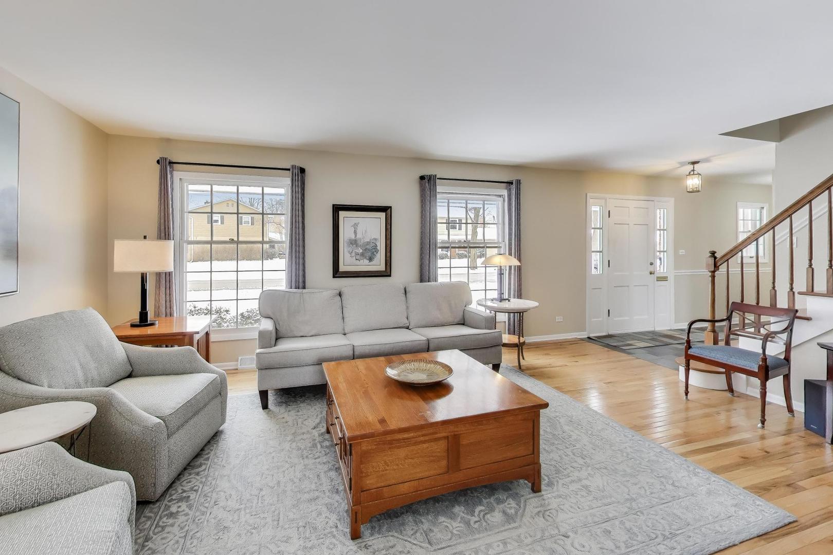 913 N Arrowhead Drive