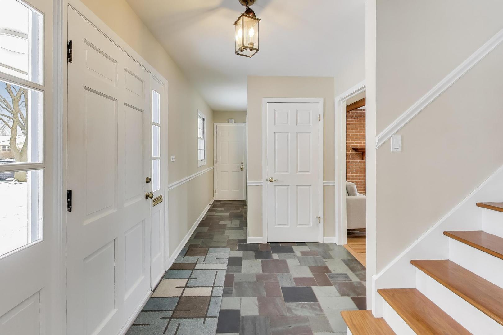 913 N Arrowhead Drive