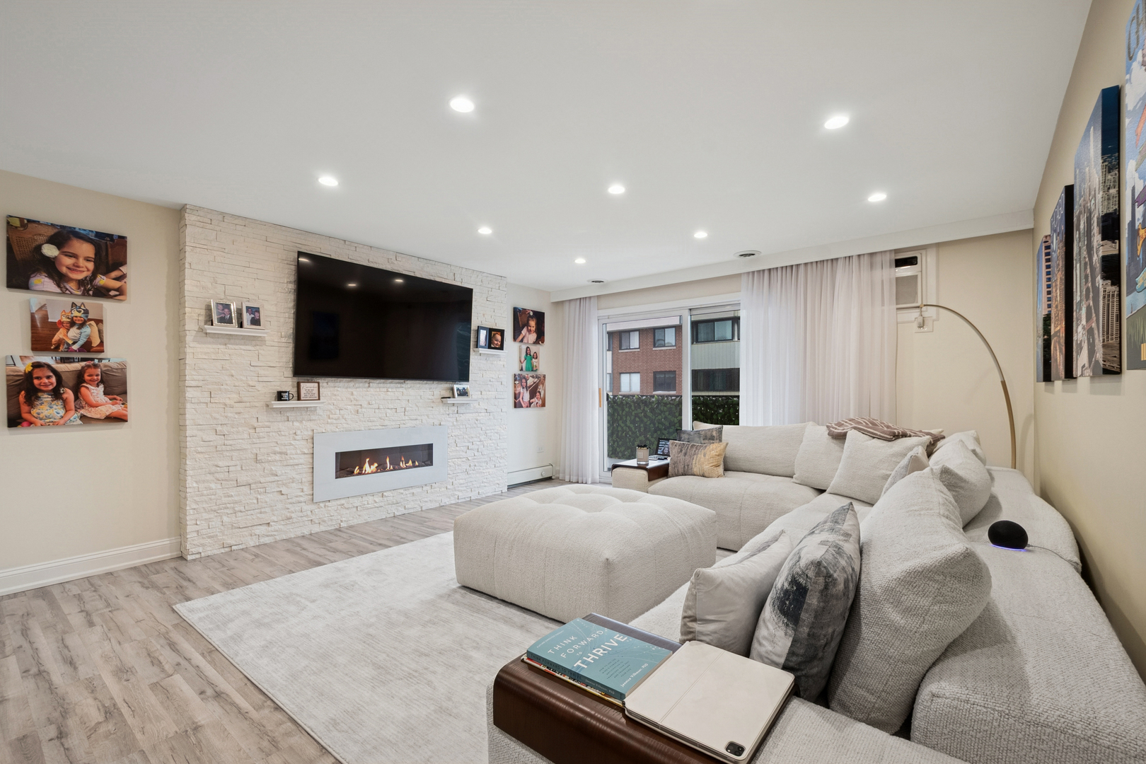 5506 N Lincoln Avenue 415