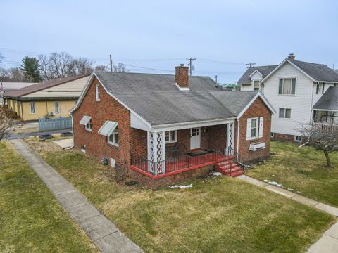 Tiny photo for 335 E Oak Street, Watseka, IL 60970 (MLS # 12566027)