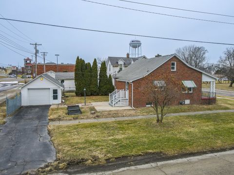 Tiny photo for 335 E Oak Street, Watseka, IL 60970 (MLS # 12566027)