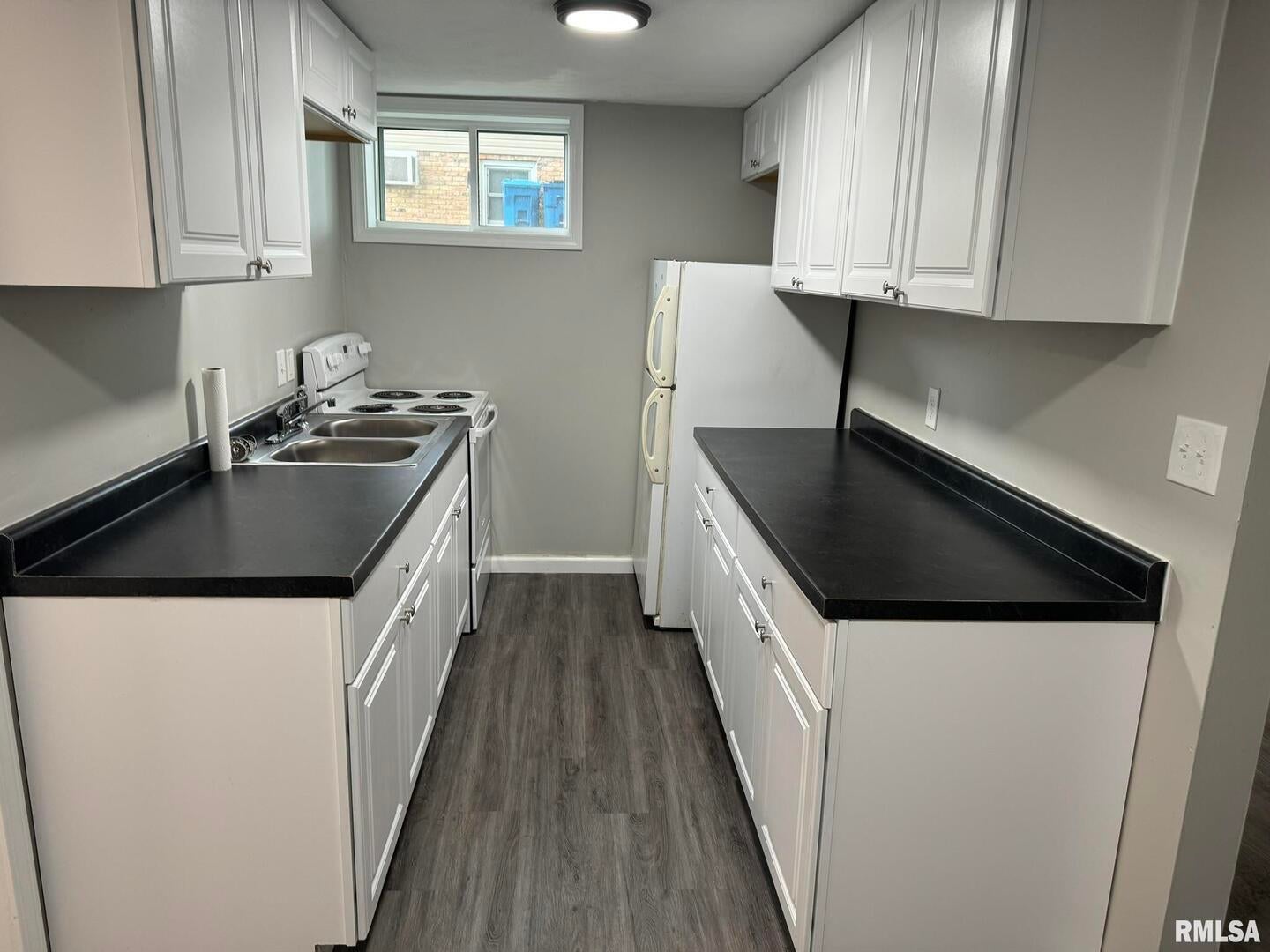 209 E 10TH Street 5