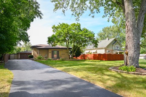 Tiny photo for 1310 S Lombard Avenue, Lombard, IL 60148 (MLS # 12477492)