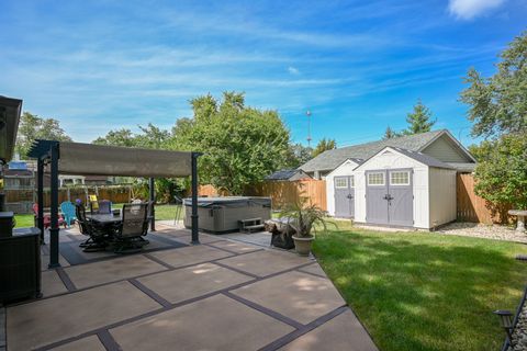 Tiny photo for 1310 S Lombard Avenue, Lombard, IL 60148 (MLS # 12477492)