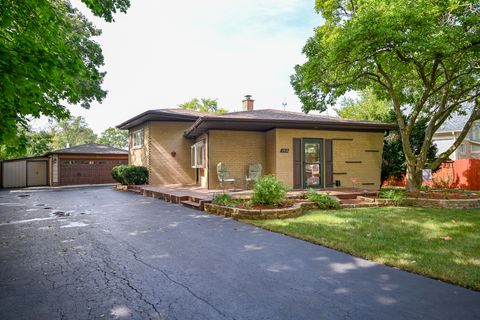 Photo of 1310 S Lombard Avenue, Lombard, IL 60148 (MLS # 12477492)