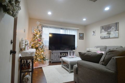 Tiny photo for 1434 Carol Court #1B, Palatine, IL 60074 (MLS # 12530793)