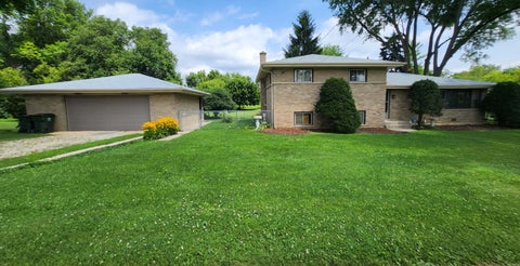 Tiny photo for 1030 W Kenilworth Avenue, Palatine, IL 60067 (MLS # 12700414)