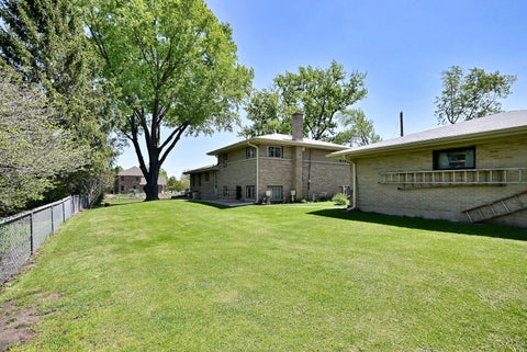 Tiny photo for 1030 W Kenilworth Avenue, Palatine, IL 60067 (MLS # 12700414)