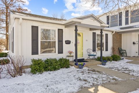 Tiny photo for 761 Wellington Avenue #761, Elk Grove Village, IL 60007 (MLS # 12594152)
