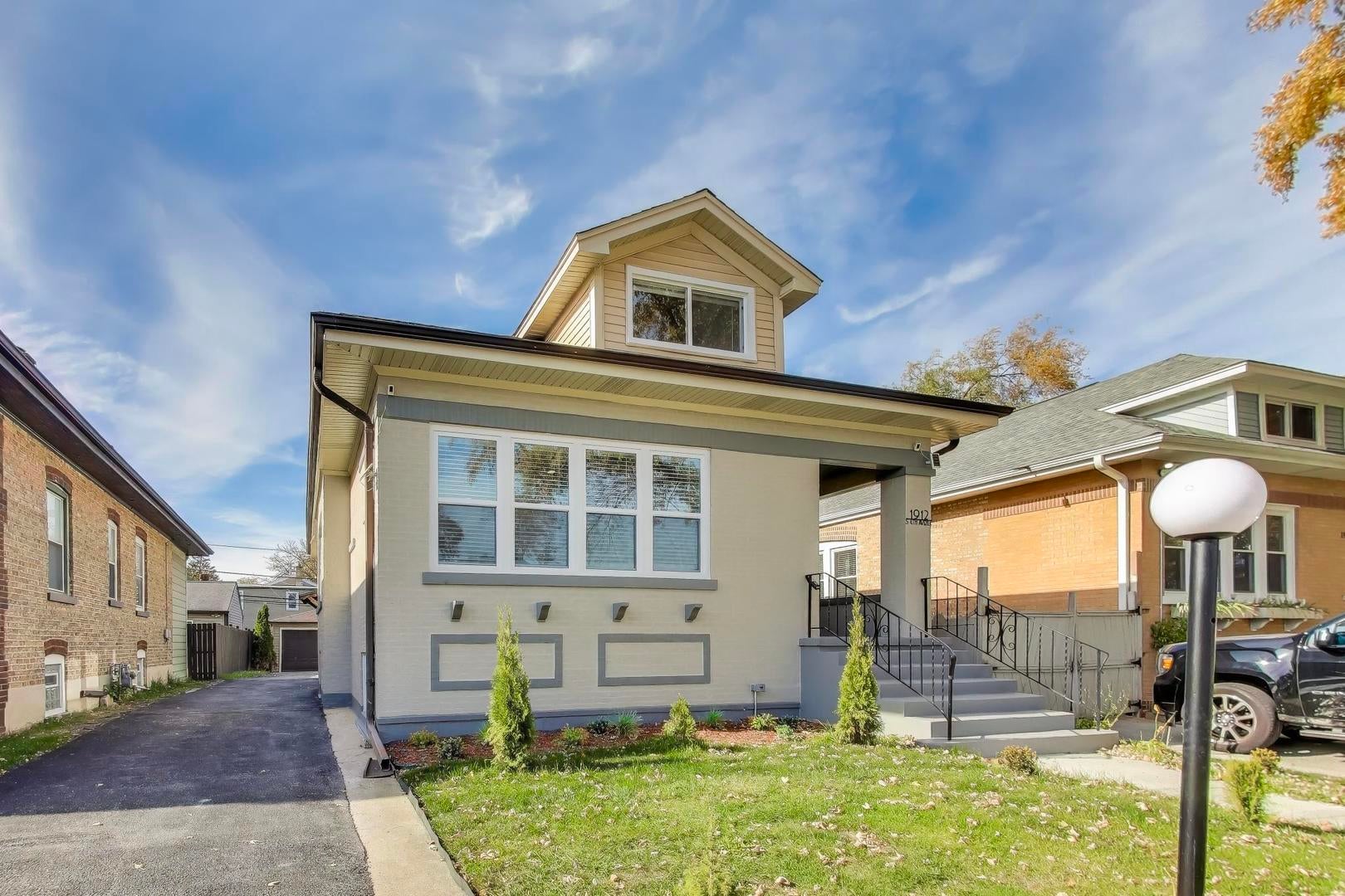 1912 S 4th Avenue