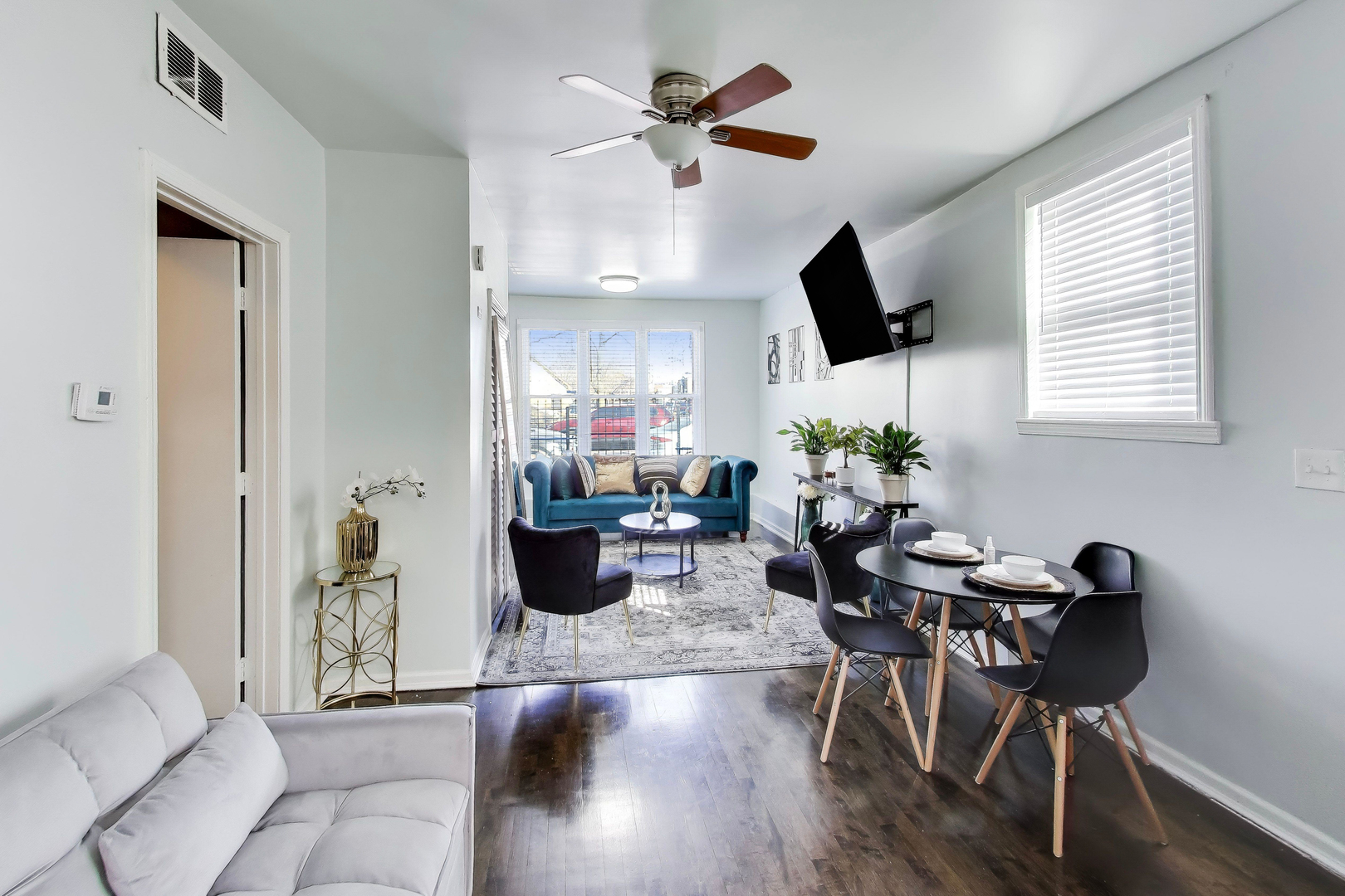 1618 N Rockwell Street