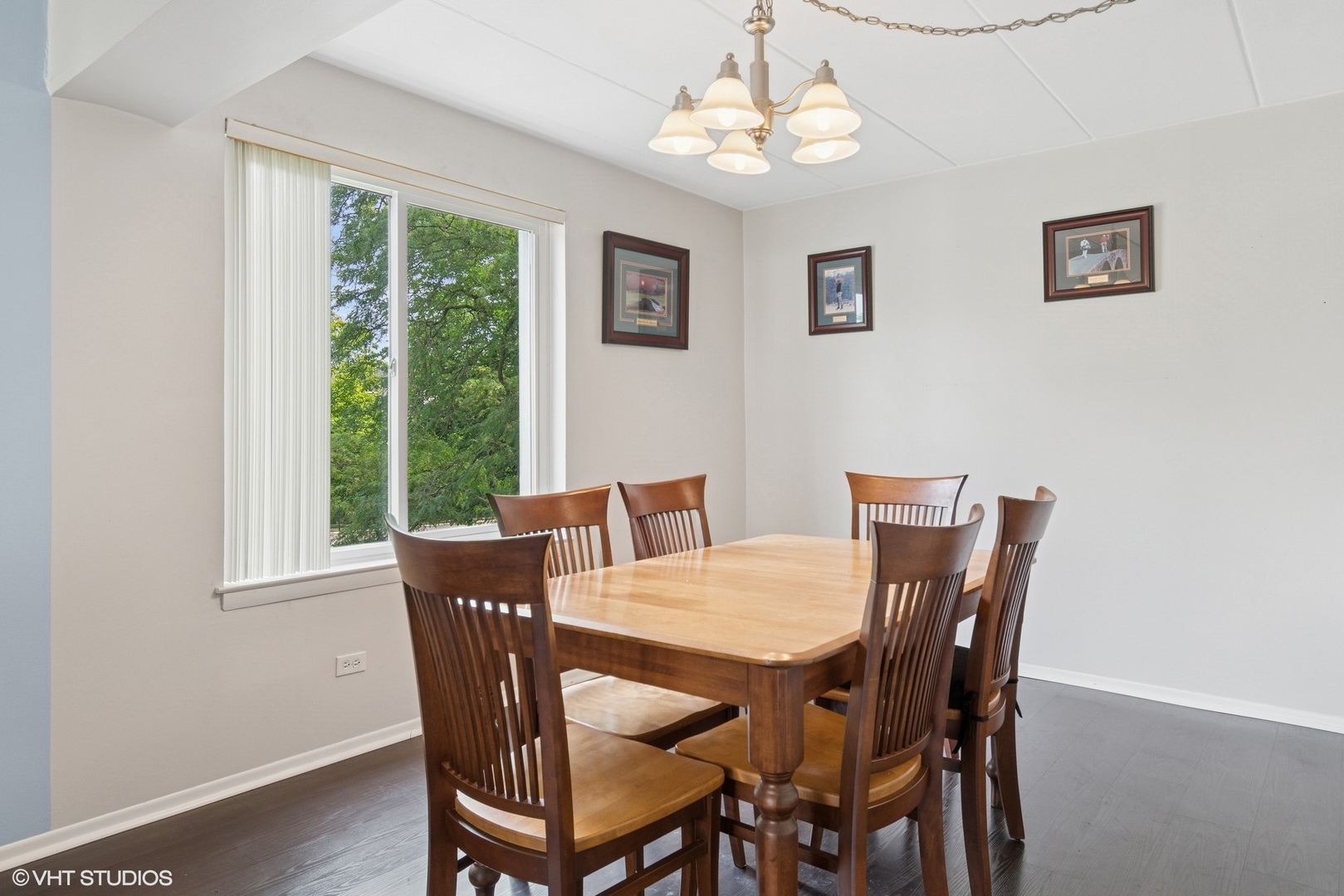 5S040 Pebblewood Lane E201