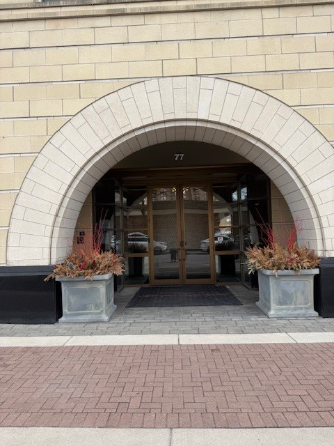 77 S Evergreen Avenue 801