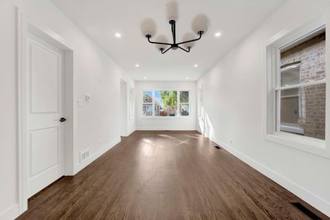 Tiny photo for 5844 W Leland Avenue, Chicago, IL 60630 (MLS # 12506870)