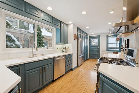 Tiny photo for 620 S Grove Avenue, Oak Park, IL 60304 (MLS # 12526157)