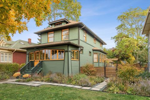 Photo of 620 S Grove Avenue, Oak Park, IL 60304 (MLS # 12526157)