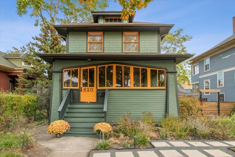Tiny photo for 620 S Grove Avenue, Oak Park, IL 60304 (MLS # 12526157)