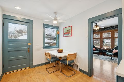 Tiny photo for 620 S Grove Avenue, Oak Park, IL 60304 (MLS # 12526157)