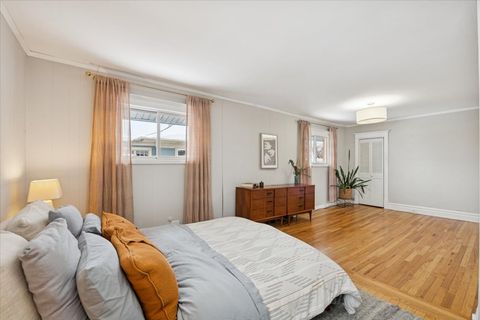 Tiny photo for 620 S Grove Avenue, Oak Park, IL 60304 (MLS # 12526157)