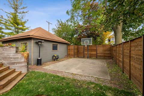 Tiny photo for 620 S Grove Avenue, Oak Park, IL 60304 (MLS # 12526157)