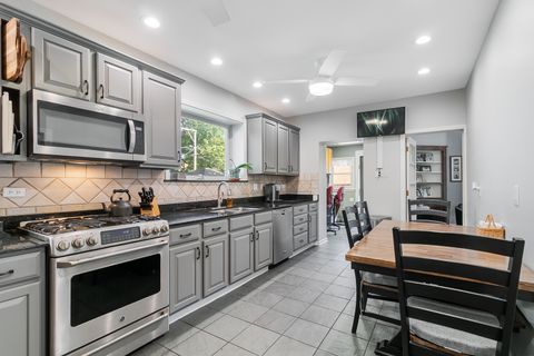 Tiny photo for 10337 S Hamilton Avenue, Chicago, IL 60643 (MLS # 12465183)