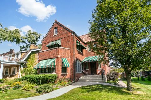 10337 S Hamilton Avenue Chicago IL 60643
