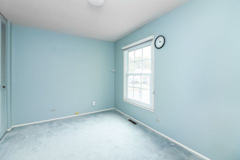 Tiny photo for 1694 Farragut Court #A, Wheaton, IL 60189 (MLS # 12489128)