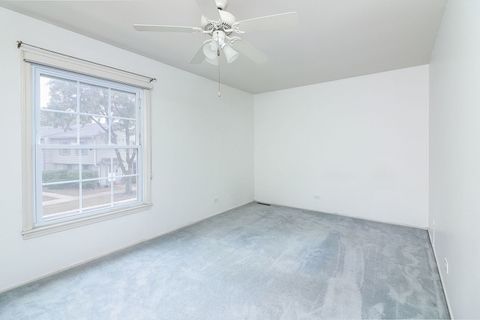 Tiny photo for 1694 Farragut Court #A, Wheaton, IL 60189 (MLS # 12489128)