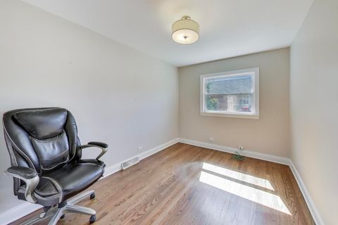 Tiny photo for 3419 W Pratt Avenue, Lincolnwood, IL 60712 (MLS # 12473471)